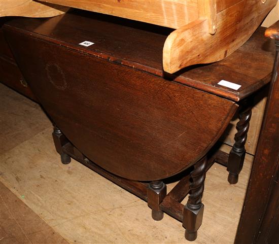 Oak gateleg table